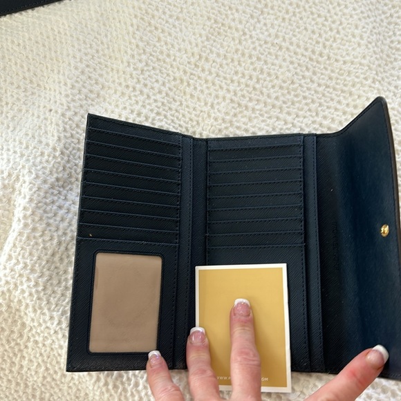 ➰ NEW W/O TAGS AUTHENTIC MK MICHAEL KORS NAVY BLUE WALLET ➰ - Picture 4 of 5